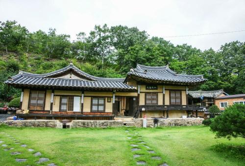 Andong Dureung Gotaek Hotel Exterior foto